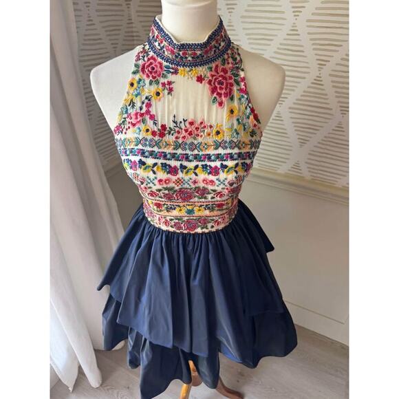 Sherri Hill Size 2 Embroidered Sequin Halter Formal Evening Prom Dress - Picture 9 of 10